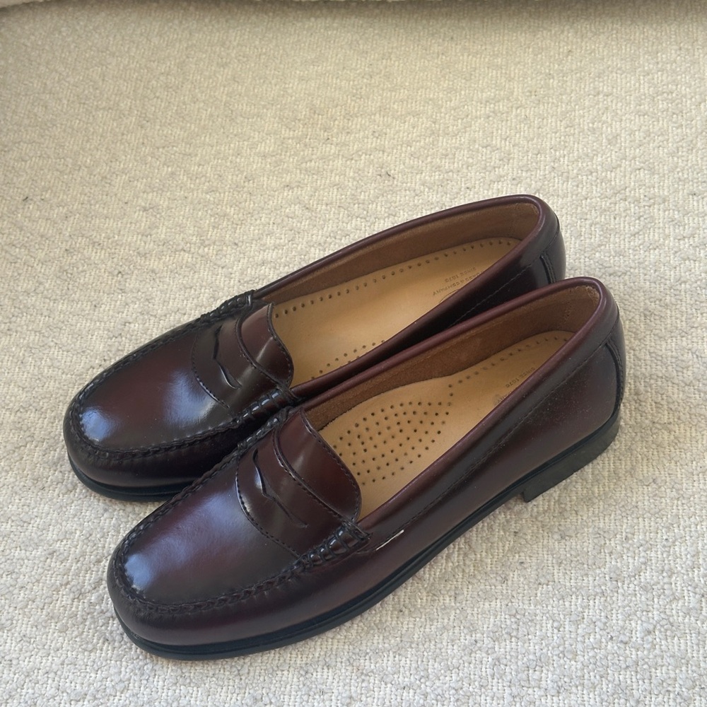 G.H. Bass & Co. Dark Brown Leather Loafers unworn